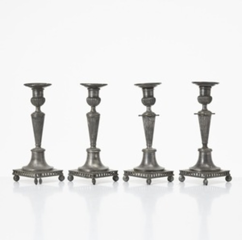 SET CUATRO CANDELABROS ESTAÑO GUSTAVIANOS - Imagen 2