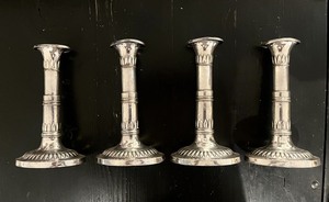 SET DE CUATRO CANDELEROS METAL PLATEADO S,XIX