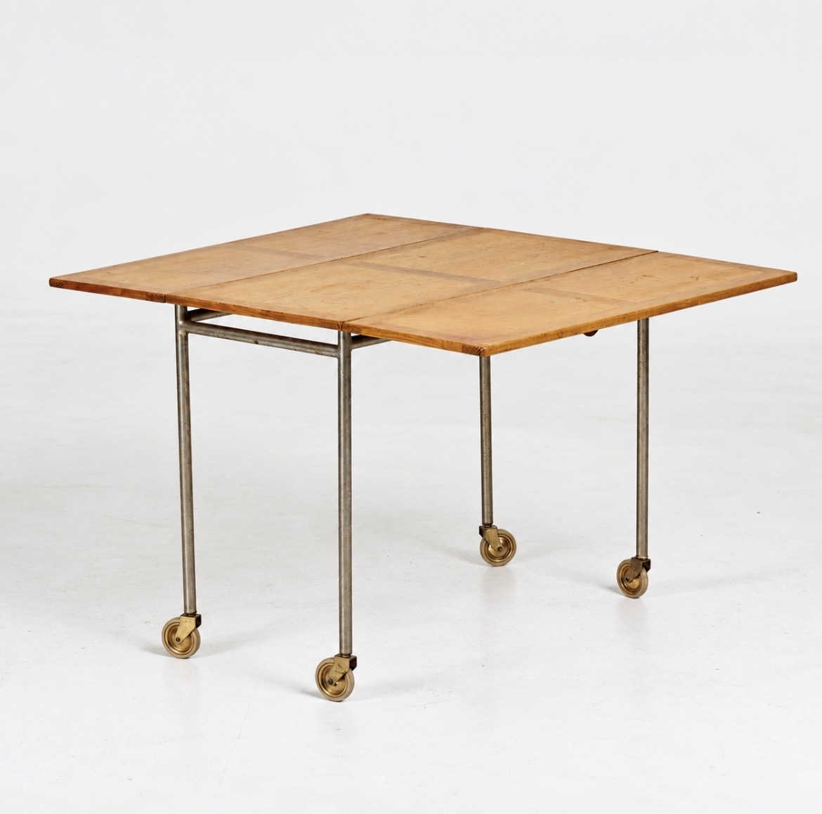 MESA ALAS ABATIBLE BRUNO MATHSSON